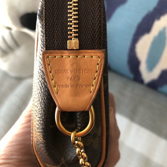 Authentic Louis Vuitton Eva Clutch - Picture 4 of 8